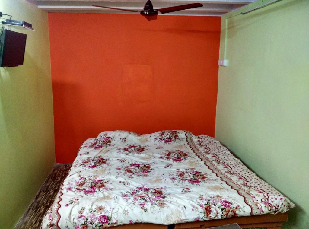 ורנאסי Radha Krishna Home מראה חיצוני תמונה