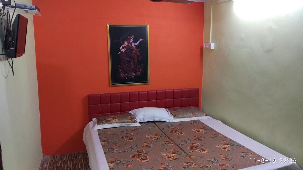 ורנאסי Radha Krishna Home מראה חיצוני תמונה