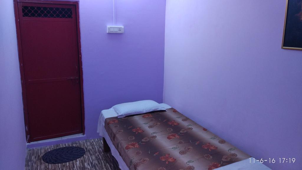 ורנאסי Radha Krishna Home מראה חיצוני תמונה
