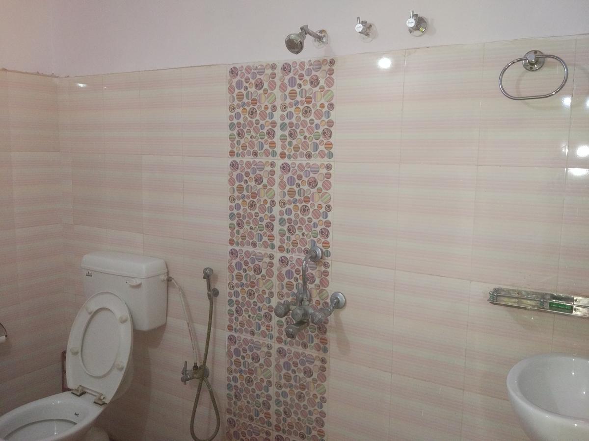 ורנאסי Radha Krishna Home מראה חיצוני תמונה